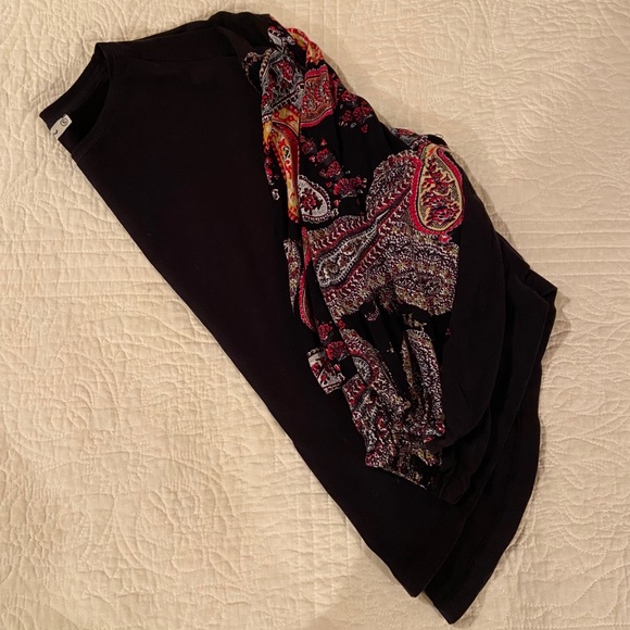 Patterned Sleeve Top - Picture 2 of 5